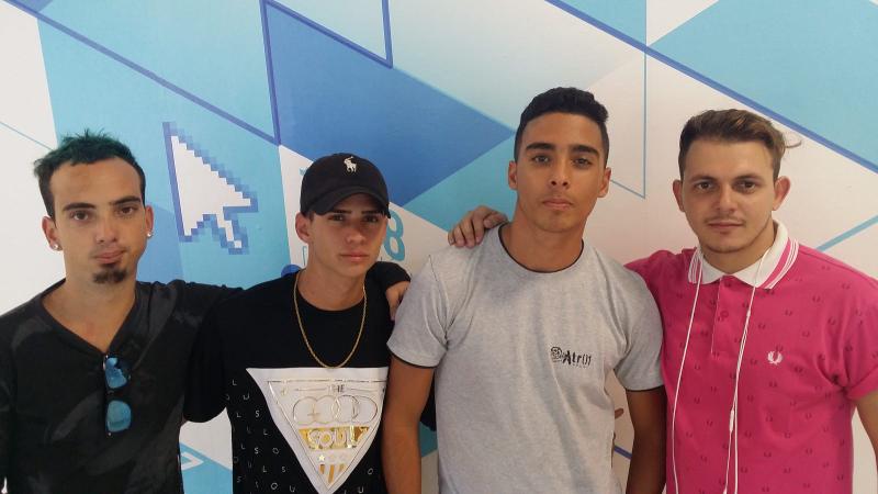 Miembros de Strawberry Shampoo