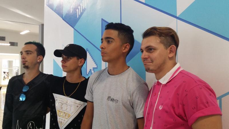 Miembros de Strawberry Shampoo