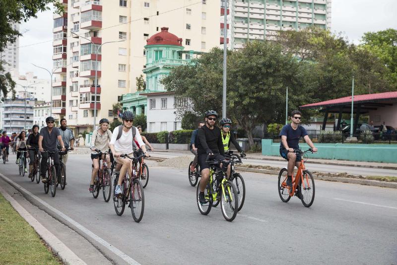 Los pimeros domingos de cada mes La Habana se llena de bicicletas