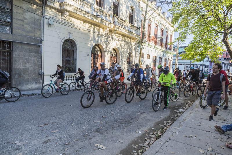 Masa Crítica recorre varias zonas de La Habana