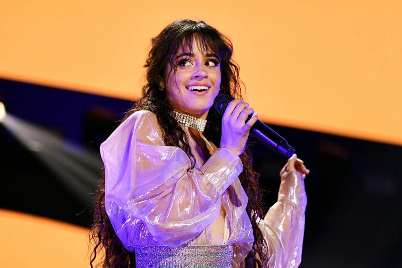 Camila Cabello tiene dos canciones en el top-3