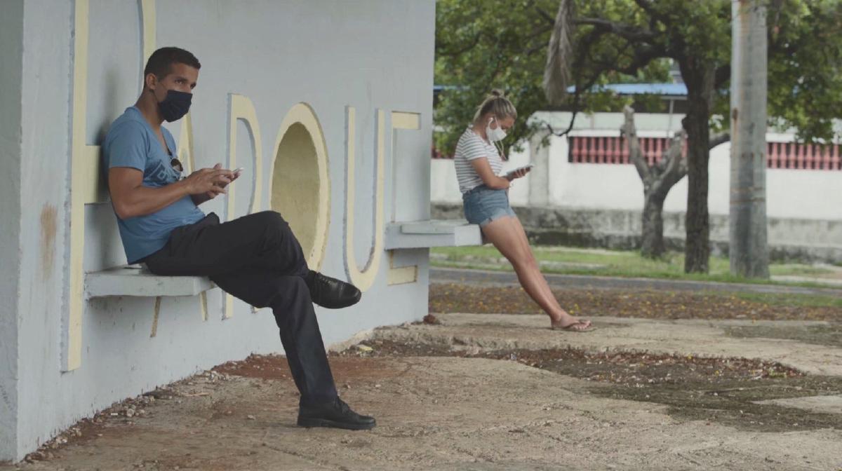 Calculamos cuántas personas se conectan a Internet por las vías públicas