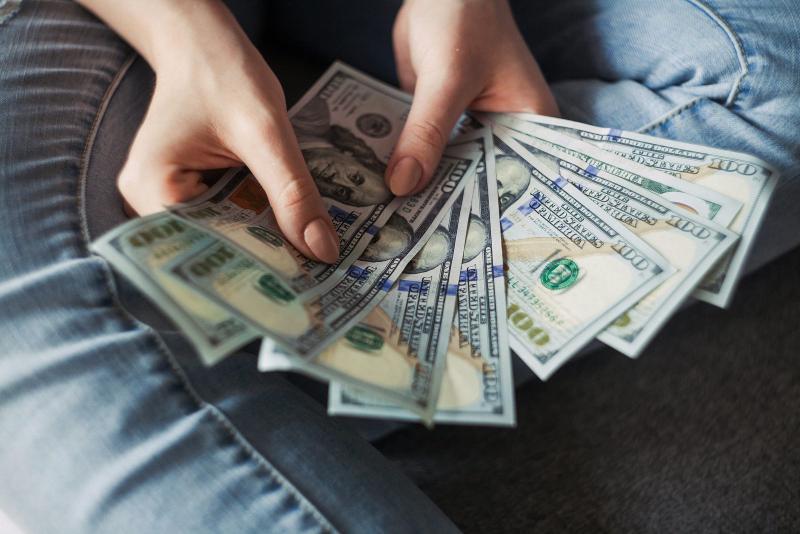 El pico máximo del dólar en el mercado cubano fue de 395 CUP