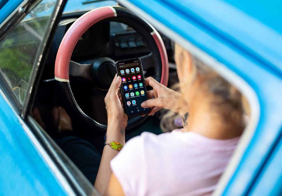 What is the best combined mobile plan in Cuba?