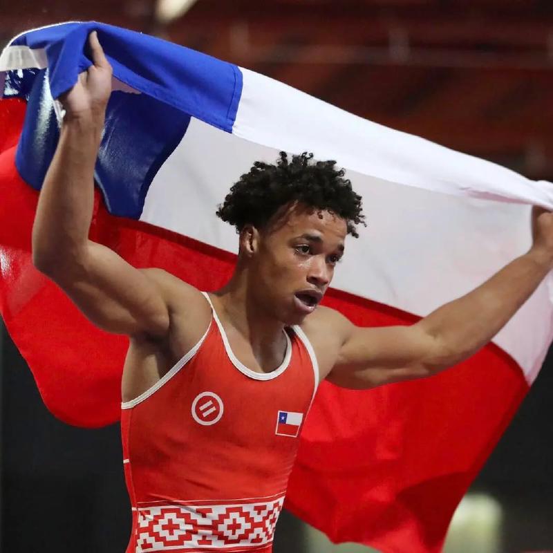El joven Almanza es entrenado por su padre