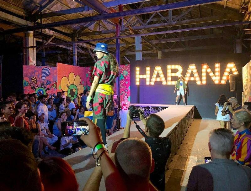 Desfile de la marca de diseño cubano, Clandestina, en marzo de 2019. Foto cortesía de Estudio 50.