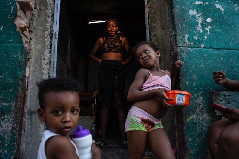 Almenares muestra la dura realidad de la vida en Cuba