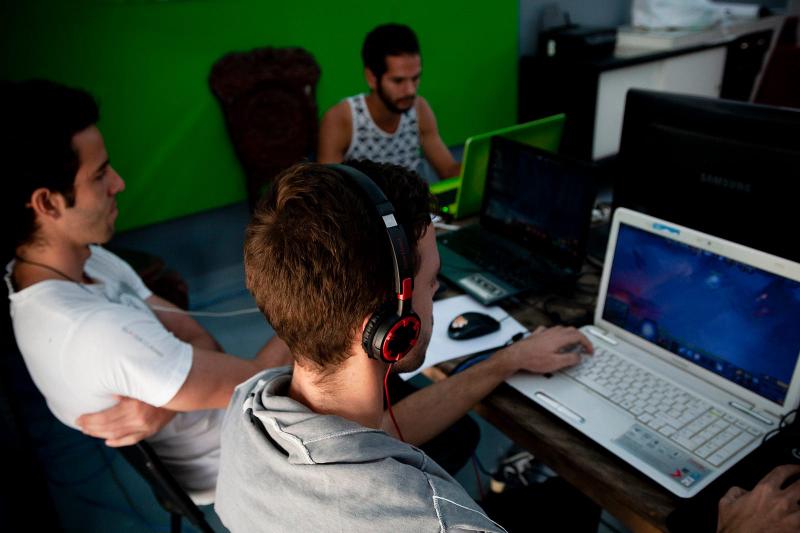 Infografía sobre Gamers cubanos… y famosos