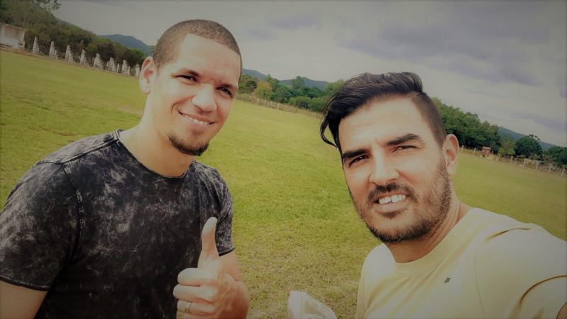 Junto a la leyenda en activo del fútbol cubano, Osvaldo Alonso, en San Cristóbal