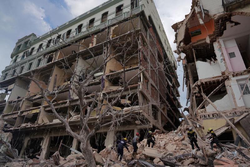 Destrucción en La Habana Vieja tras la explosión del Hotel Saratoga