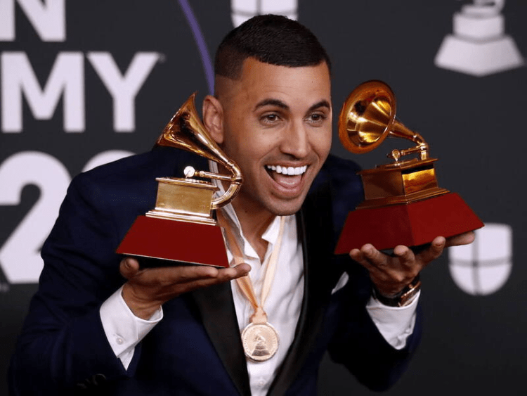 Lenier Mesa en la premiación de los Latin Grammy