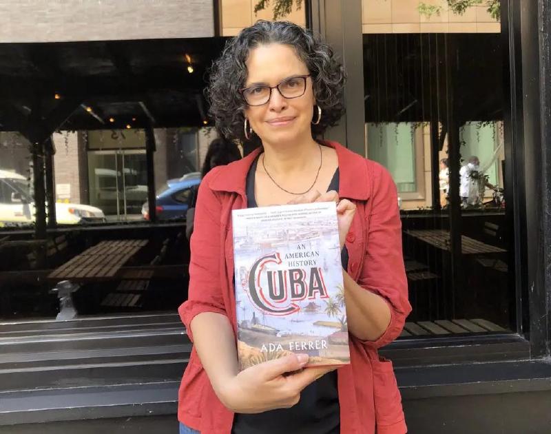 Ada Ferrer recibió dos importantes premios en 2022