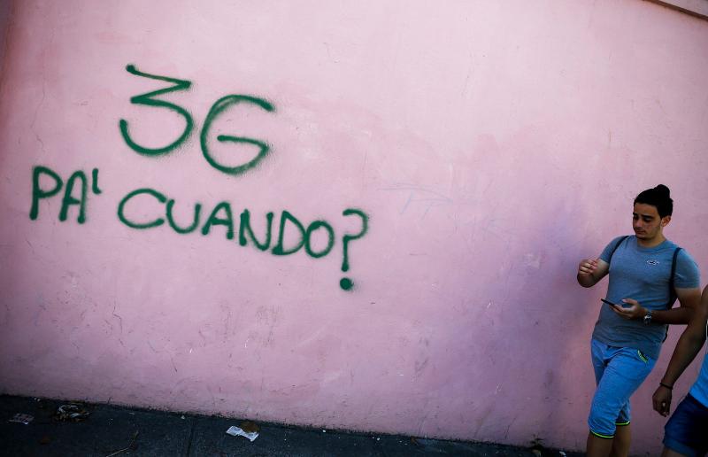 Los cubanos esperan el Internet por datos: no es muy difícil darse cuenta