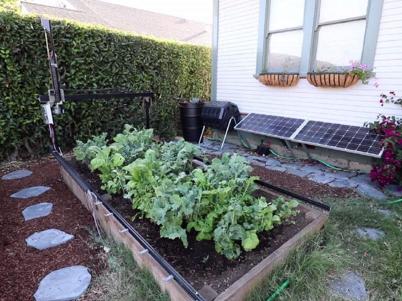 Farmbot en acción. Tomada de farmbot.io