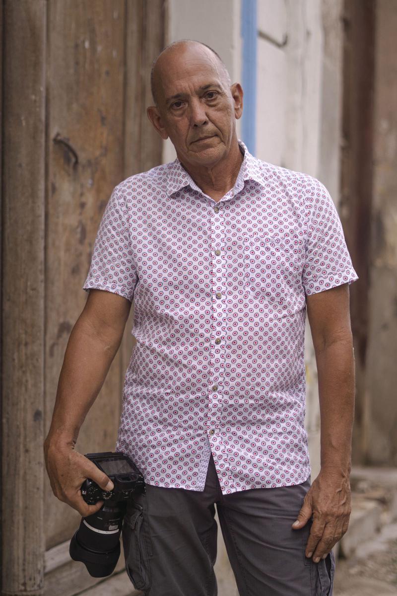En su obra destaca siempre el ser humano insertado en su vida cotidiana