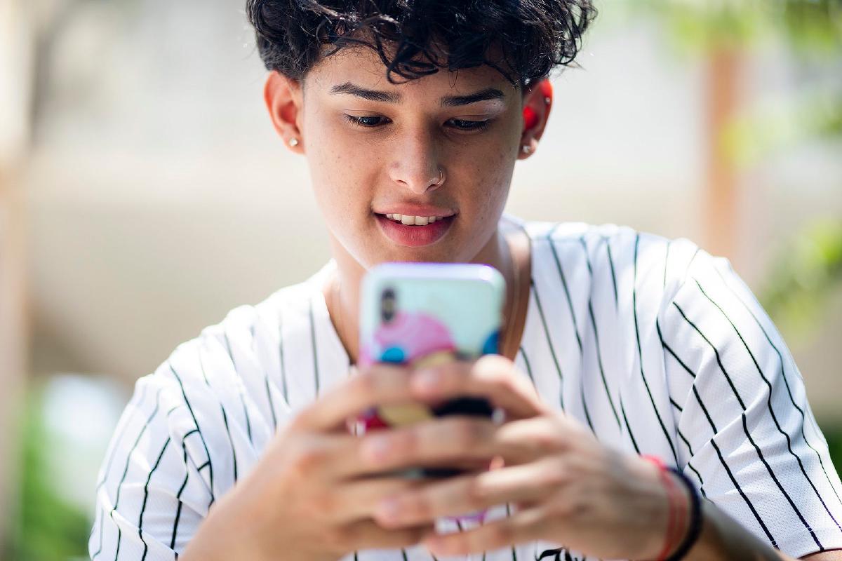 Este muchacho Marlon Hernández (@sono_marlon), tiene el “récord nacional” de seguidores para una cuenta en TikTok hecha desde Cuba: 456 mil