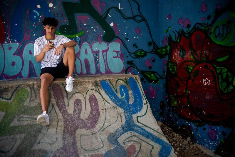 Marlon puede dedicar horas a concebir un video de 15 segundos para TikTok