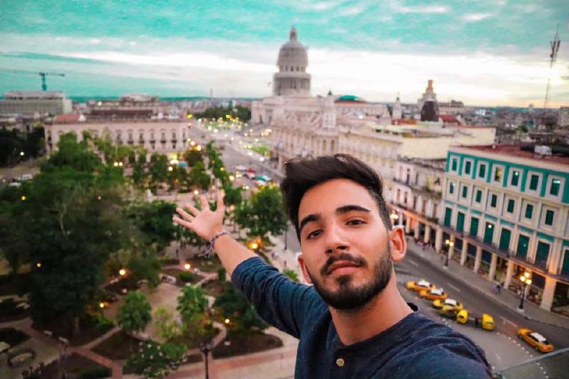 Youtubers cubanos durante el auge de los vloguers en 2019